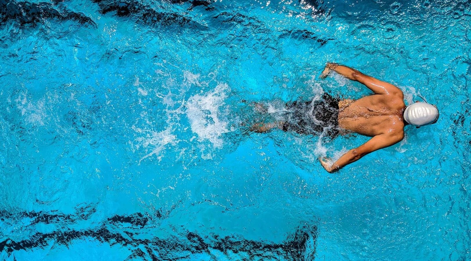 ¿Ayuda la natación a desarrollar músculo?