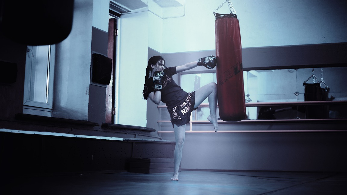 Beneficios de combinar Muay Thai y levantamiento de pesas