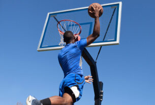 Cómo mejorar tu salto vertical para machacar en la canasta de baloncesto