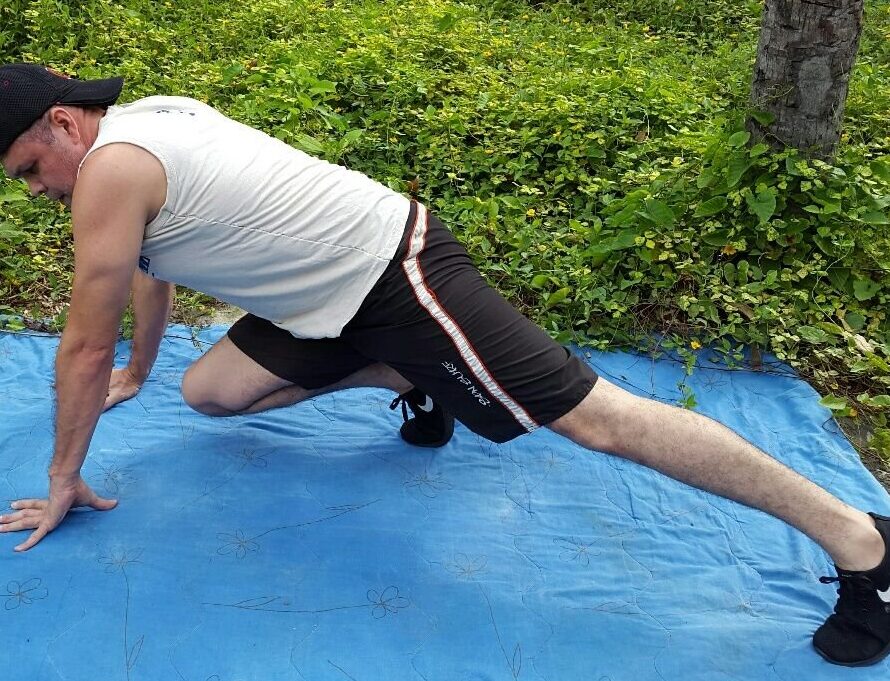 Cómo realizar correctamente el ejercicio de side plank reach through para fortalecer tus abdominales oblicuos.
