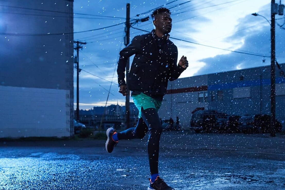 Consejos para correr en clima frío con prendas de lululemon.