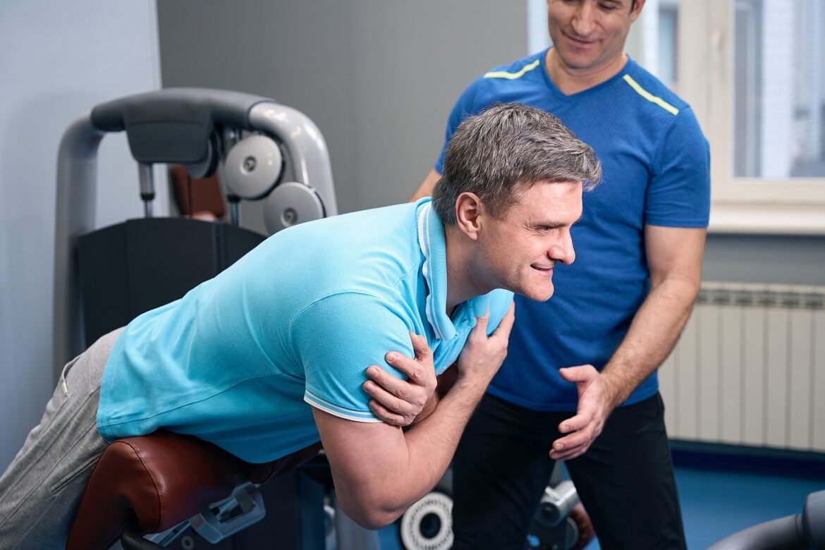 Dolor en los lats después de entrenar pecho