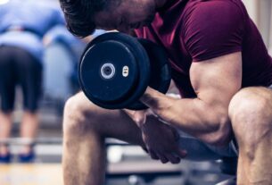 Ejercicios compuestos para fortalecer los bíceps
