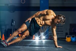 Ejercicios de CrossFit para fortalecer abdominales y brazos: rodillas a codos