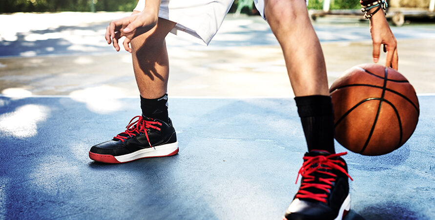 ¿Es mejor levantar pesas antes o después de jugar al baloncesto?
