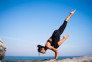 ¿Es mejor practicar yoga antes o después de levantar pesas?